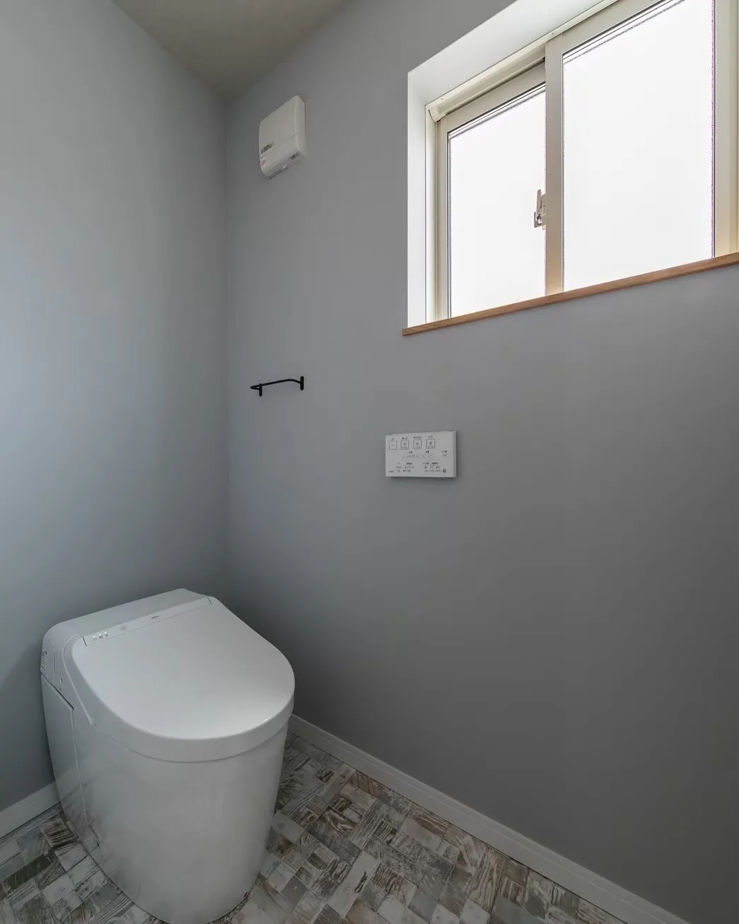 こだわりの水回り空間に...🩶真似したくなるトイレのクッショ...