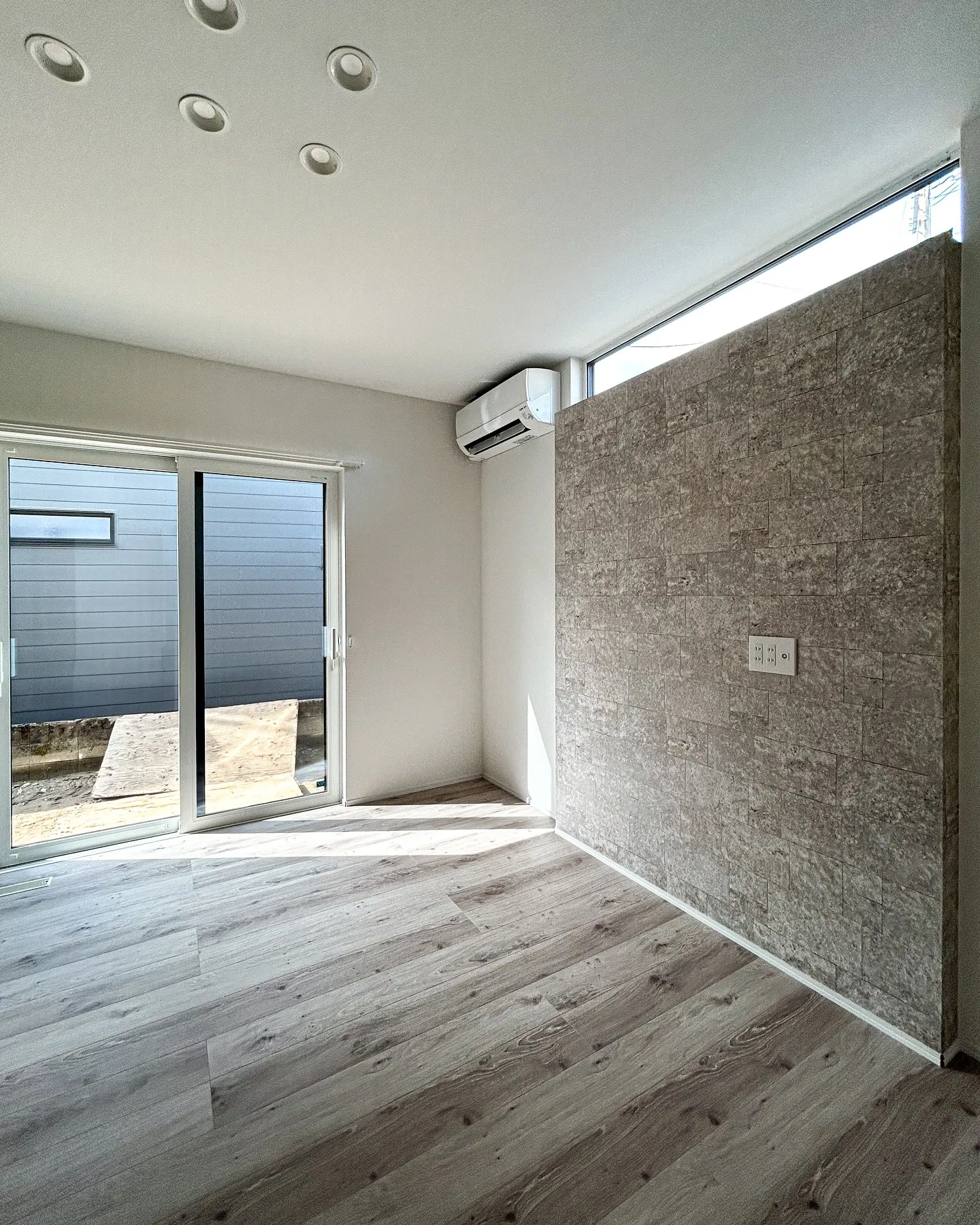 おしゃれな部屋に早変わり!ふかし壁のあるリビングのご紹介