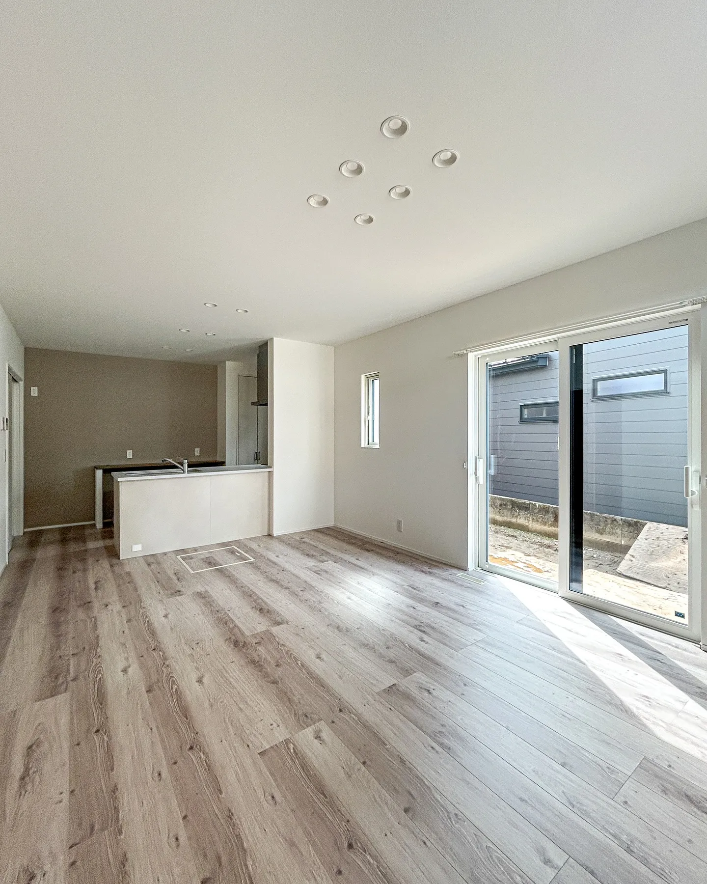 おしゃれな部屋に早変わり!ふかし壁のあるリビングのご紹介