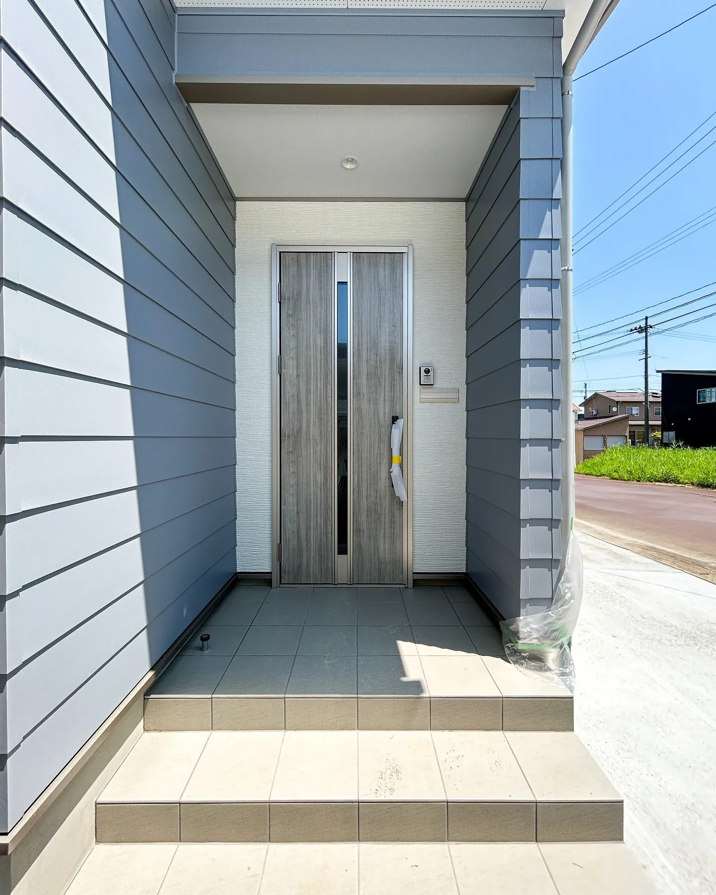 ファミリー玄関でいつもスッキリ✨2つの動線のある便利な玄関の...