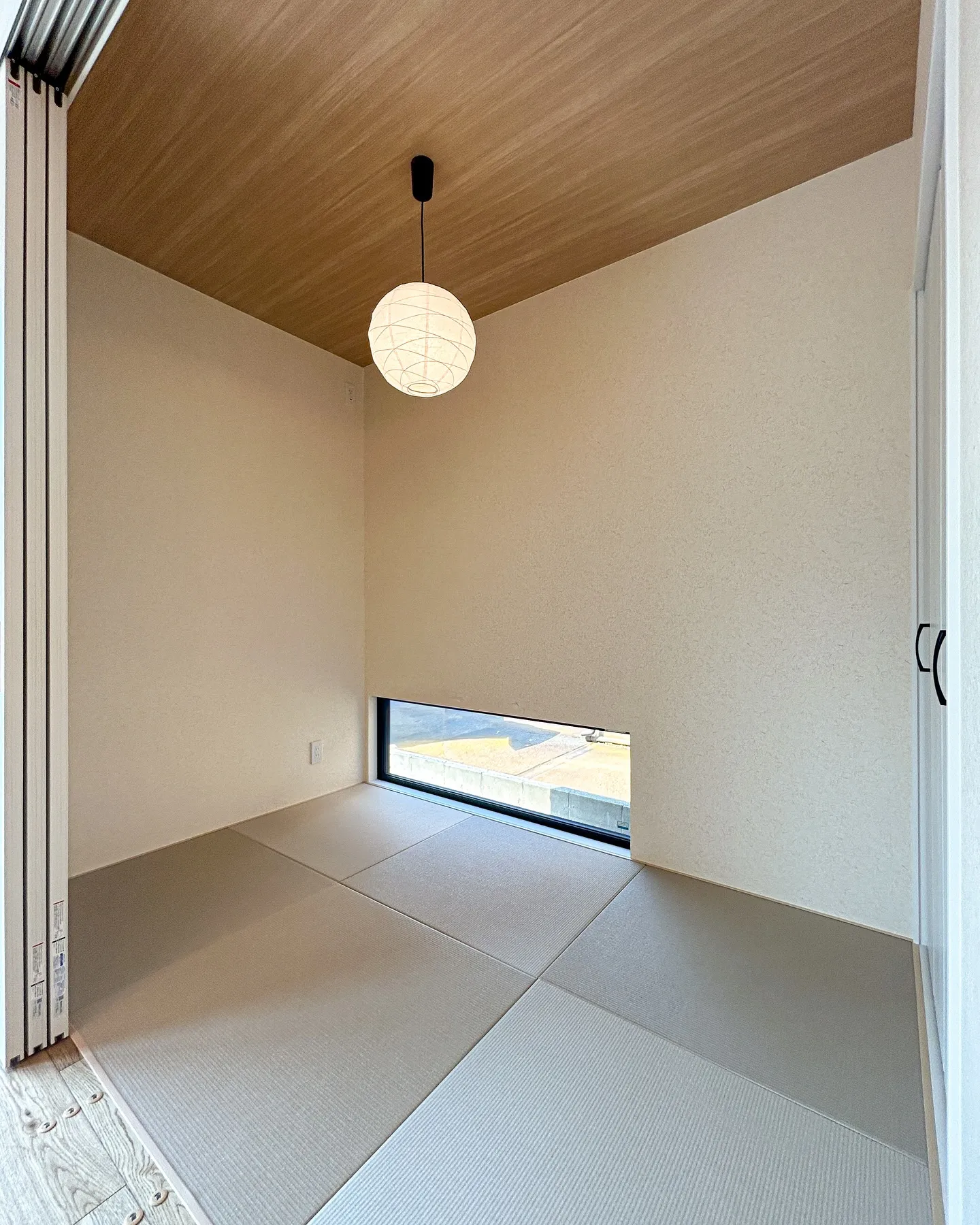 \リビング横に作って良かった/家族が安心して過ごせる和室の秘...