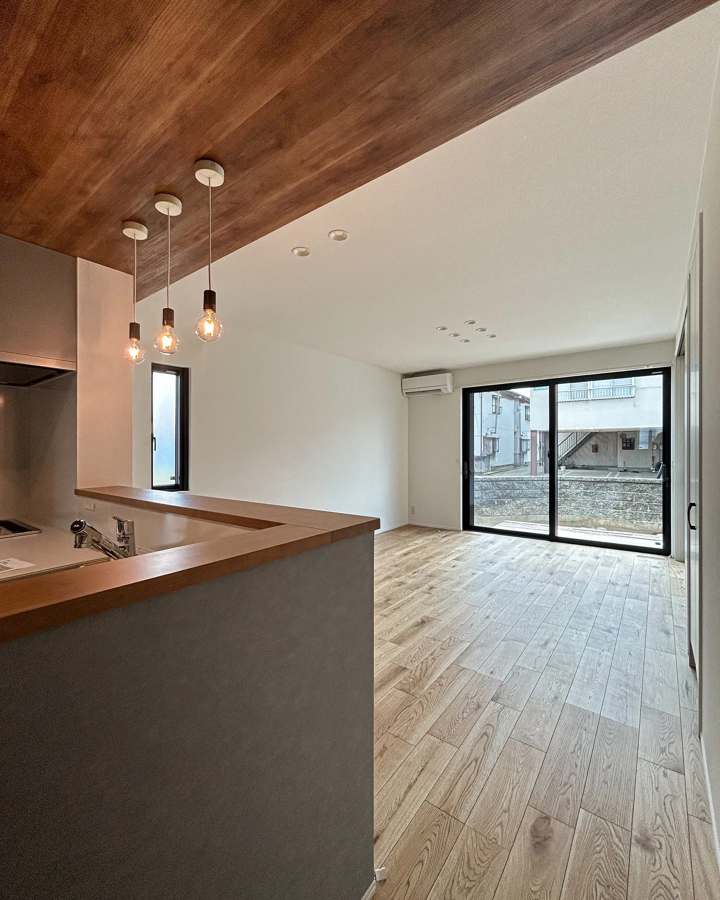 \リビング横に作って良かった/家族が安心して過ごせる和室の秘...