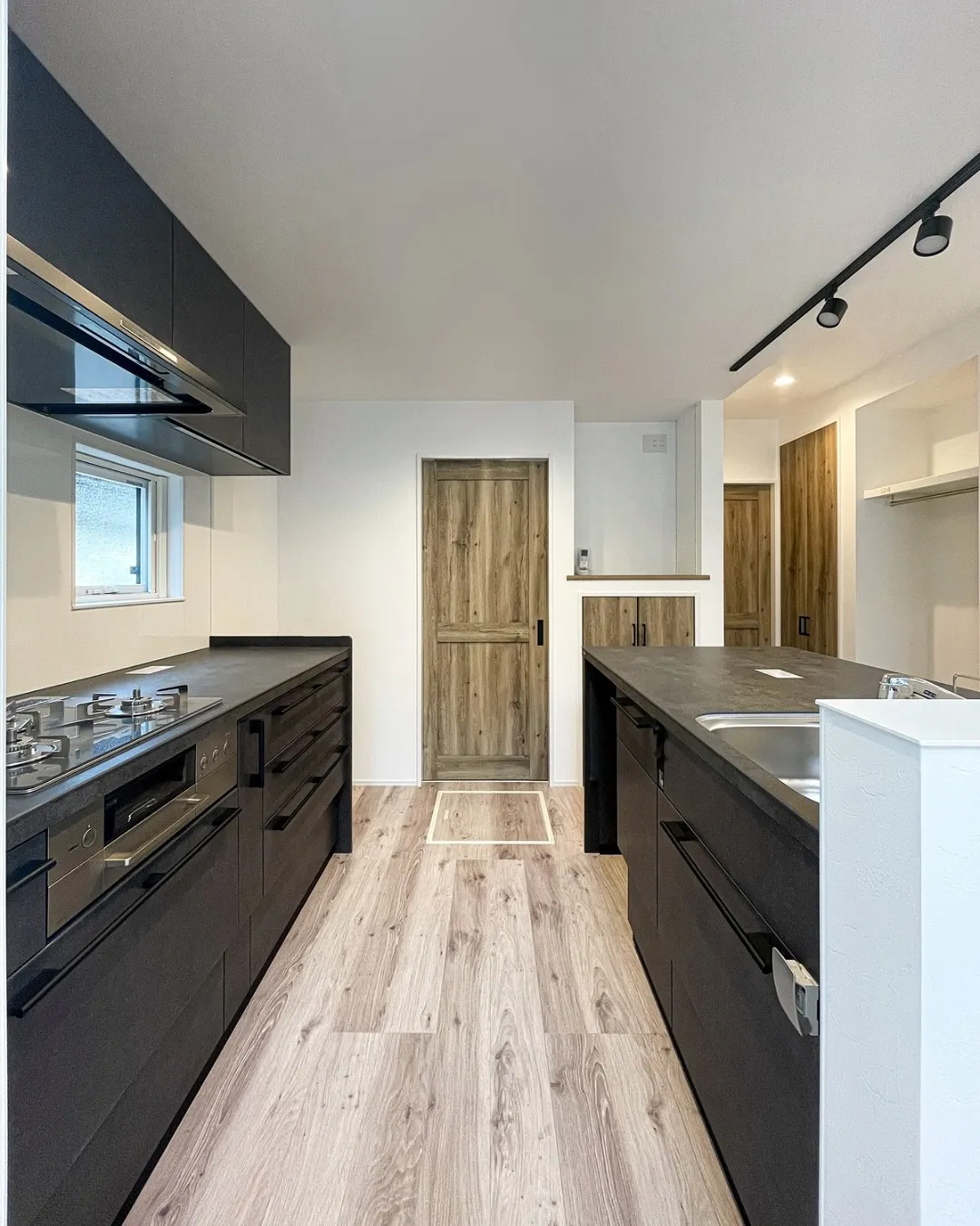 毎日のお料理がもっと楽しく、もっとラクに🍳2列型キッチンの魅...