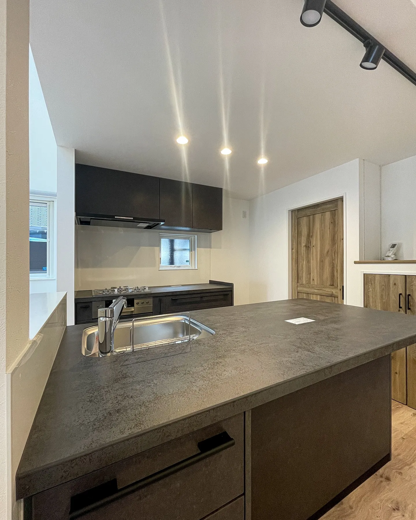 毎日のお料理がもっと楽しく、もっとラクに🍳2列型キッチンの魅...