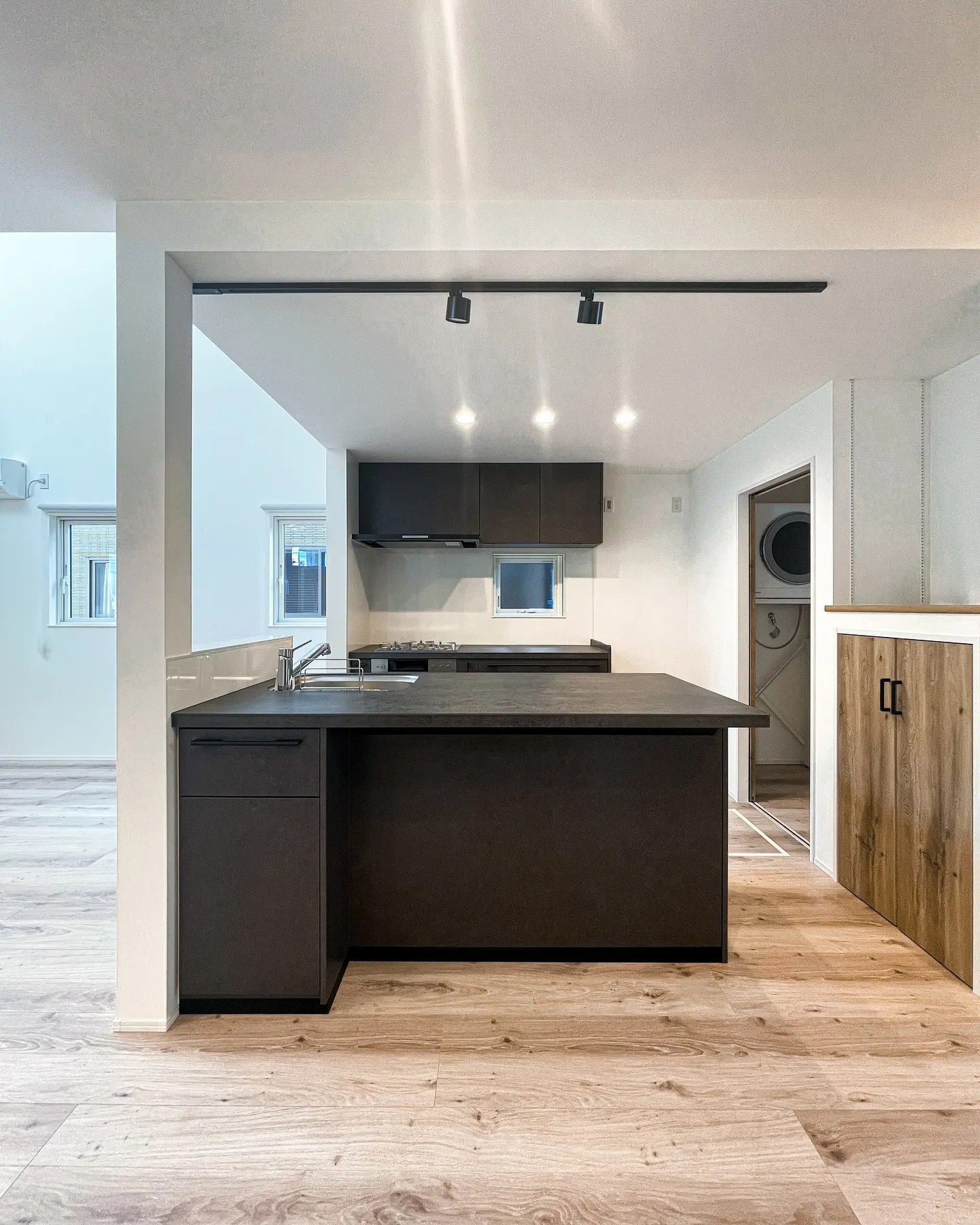 毎日のお料理がもっと楽しく、もっとラクに🍳2列型キッチンの魅...