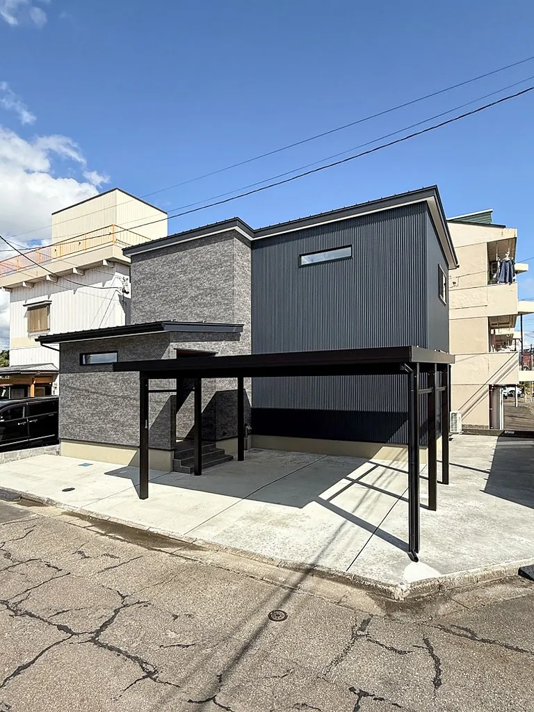 \重厚感×あたたかみのある玄関/