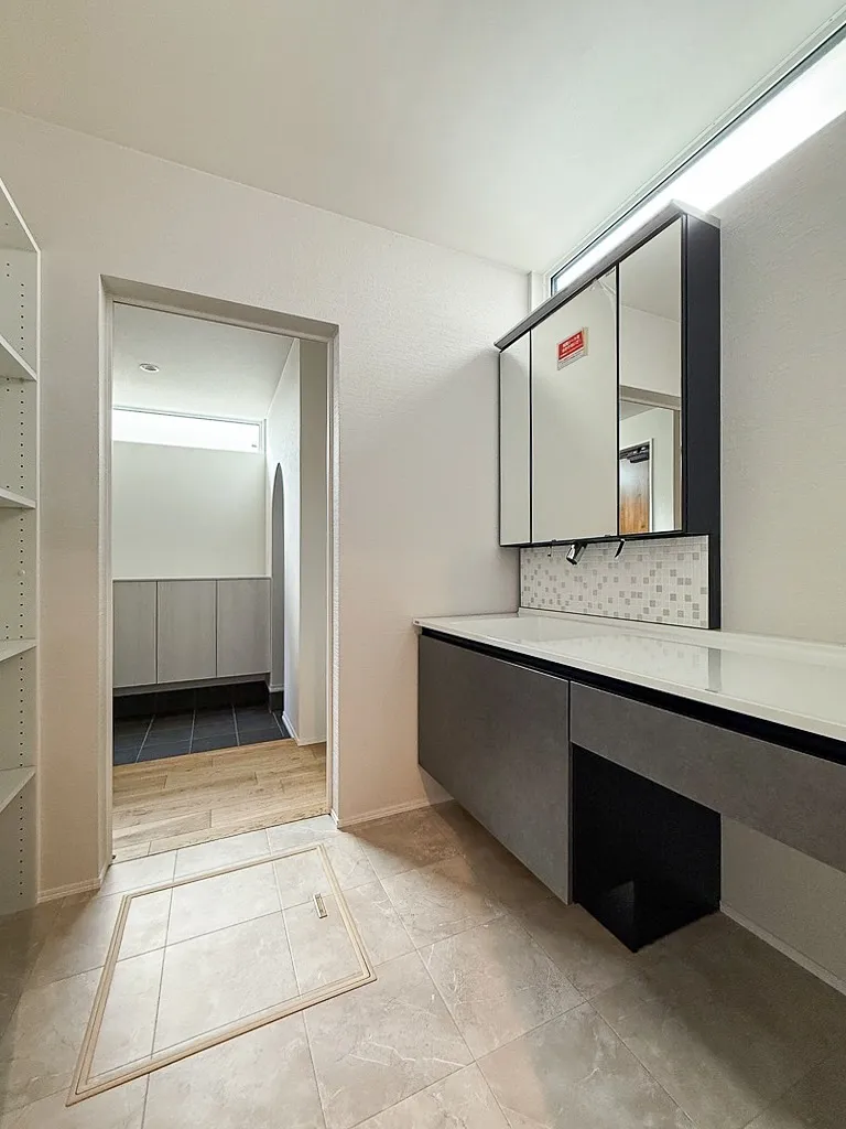 \重厚感×あたたかみのある玄関/