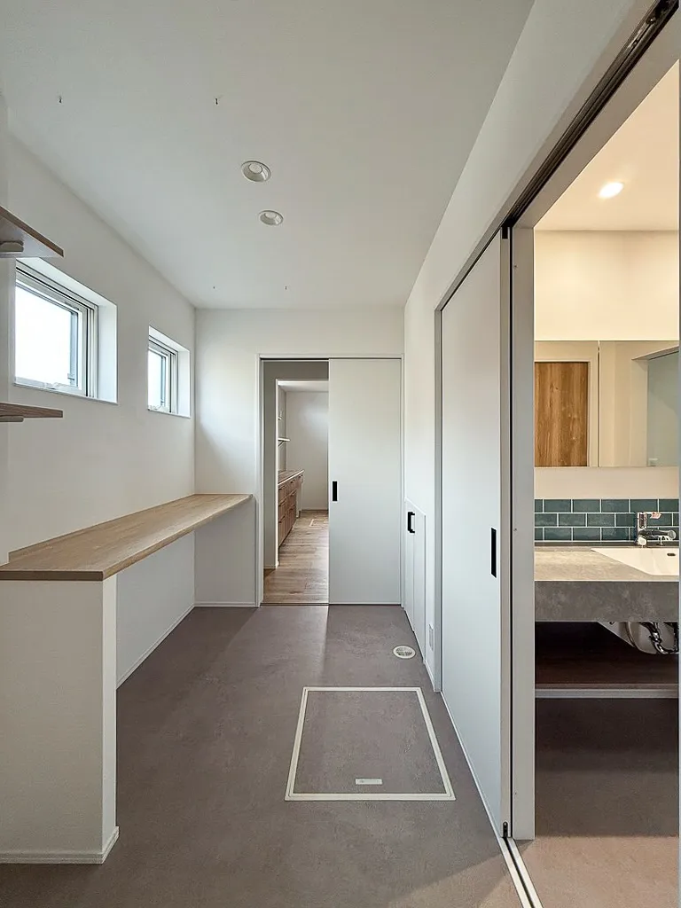 ＼ブルーグリーンが映える洗面空間／