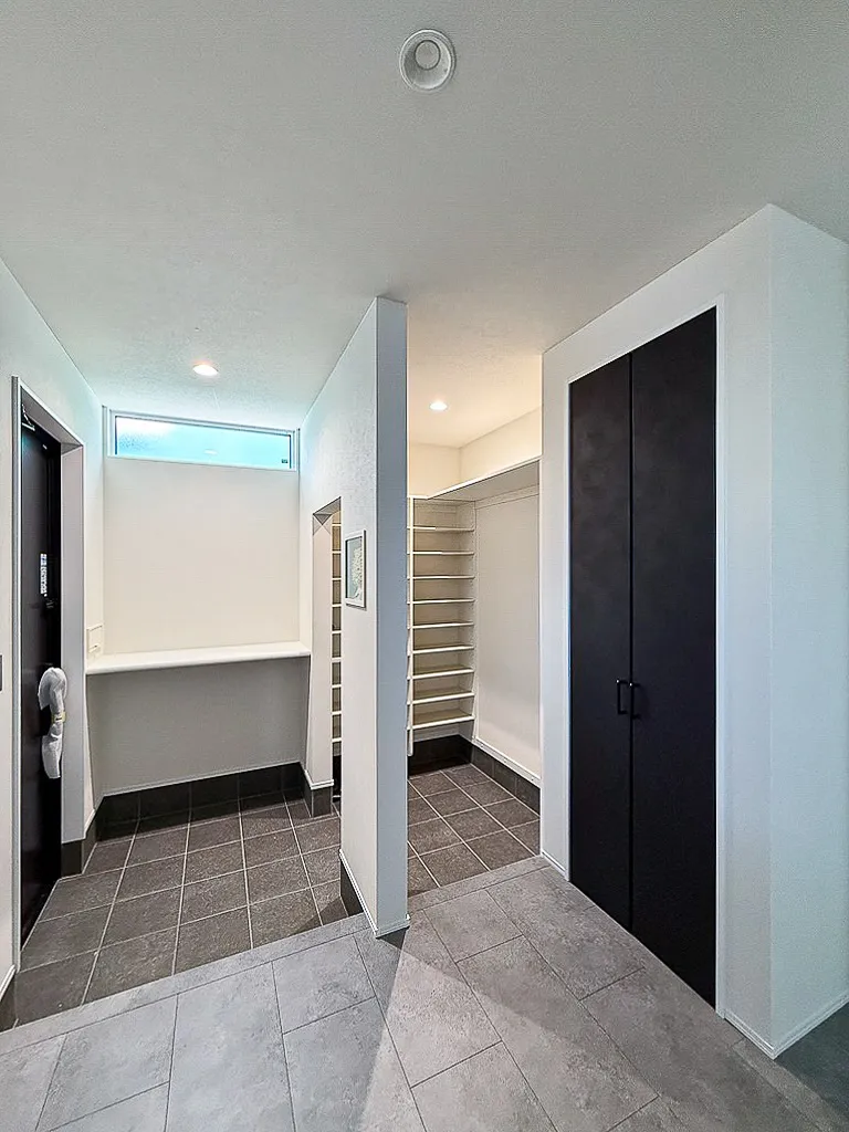 買い物袋を置いて