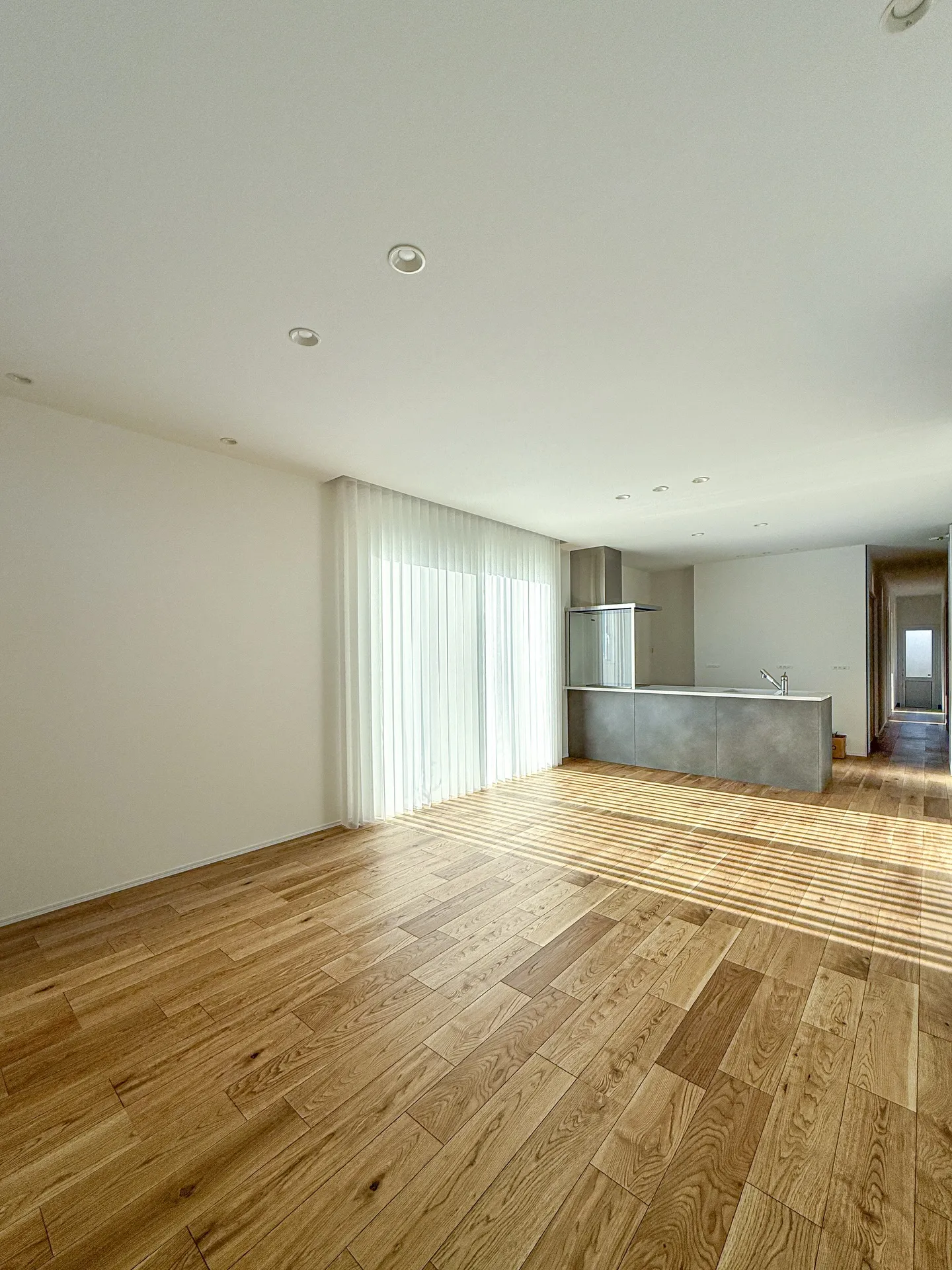 白のやさしさに、木のぬくもり、