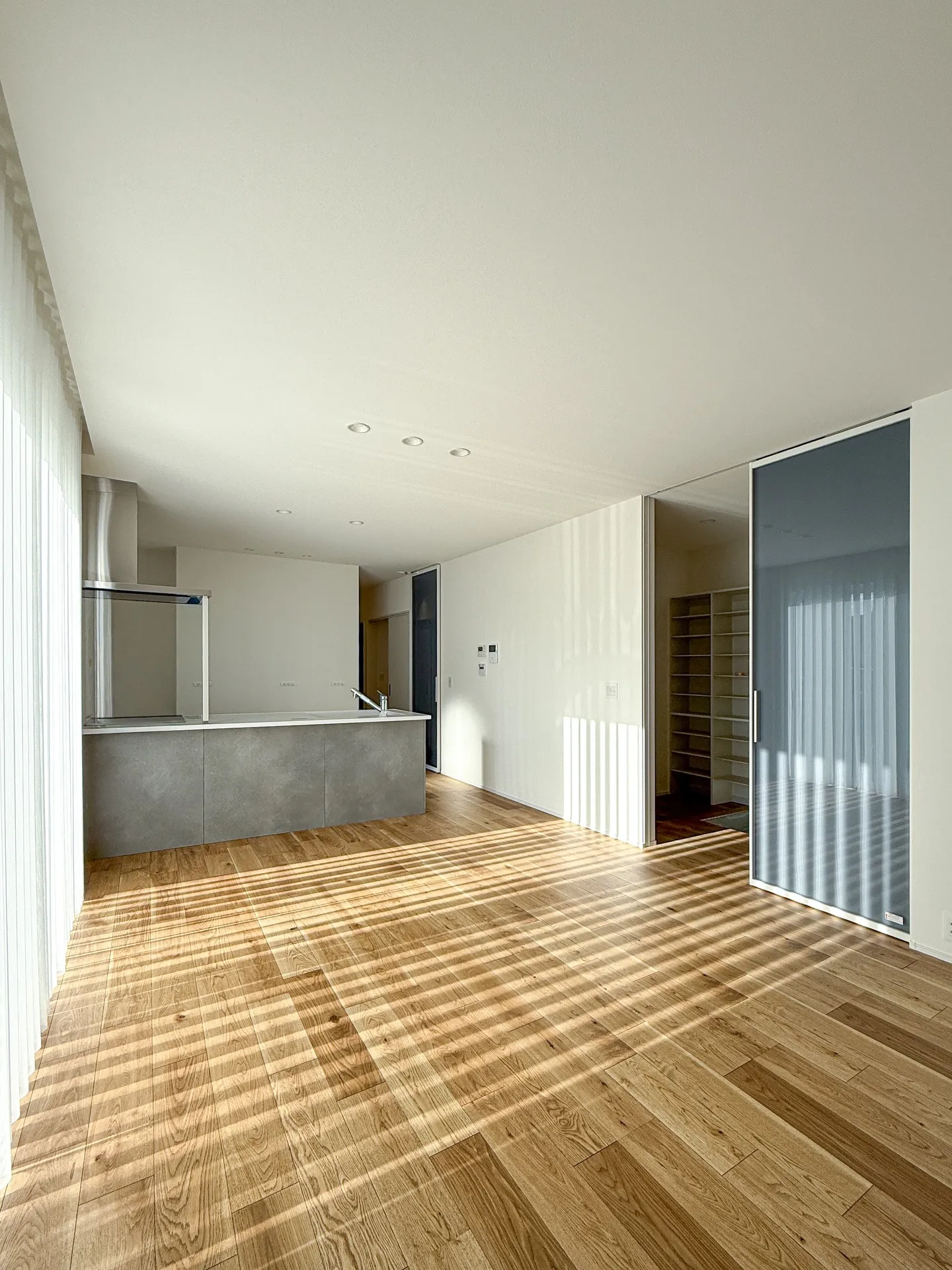 白のやさしさに、木のぬくもり、