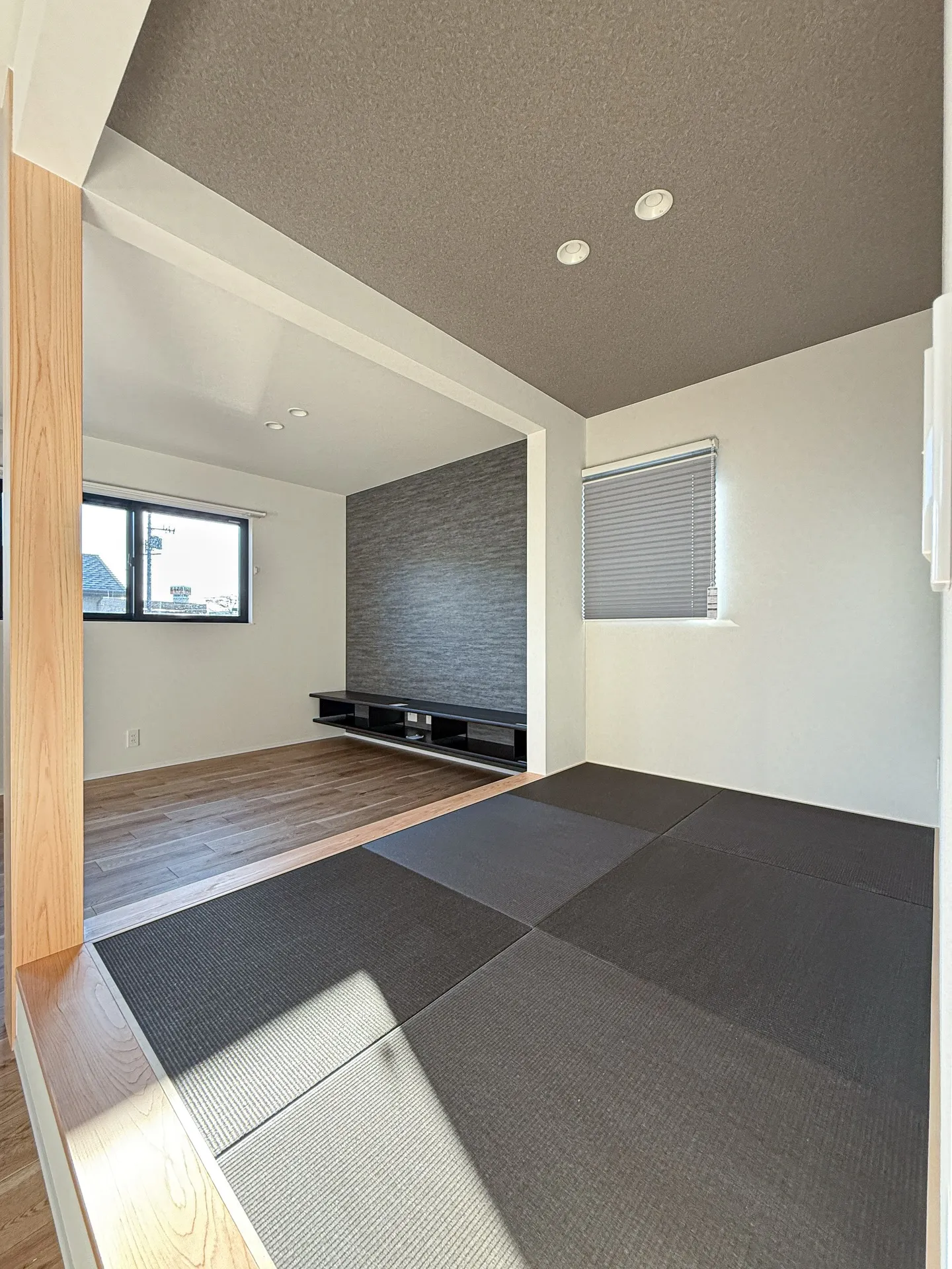 キッチンのすぐ前にある、小上がりの畳スペース🌱