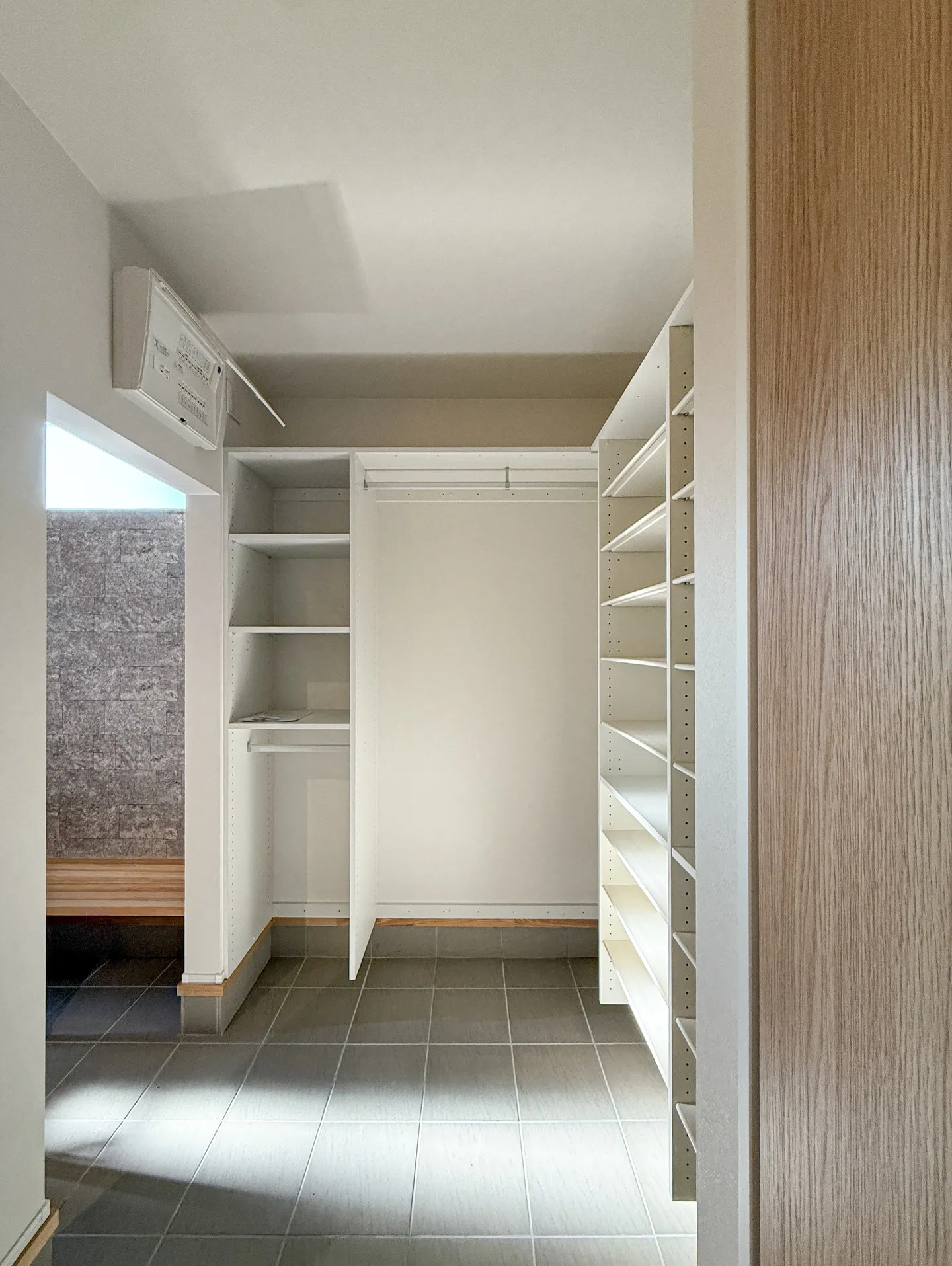 毎日がラクになる、片付けやすい玄関収納👟