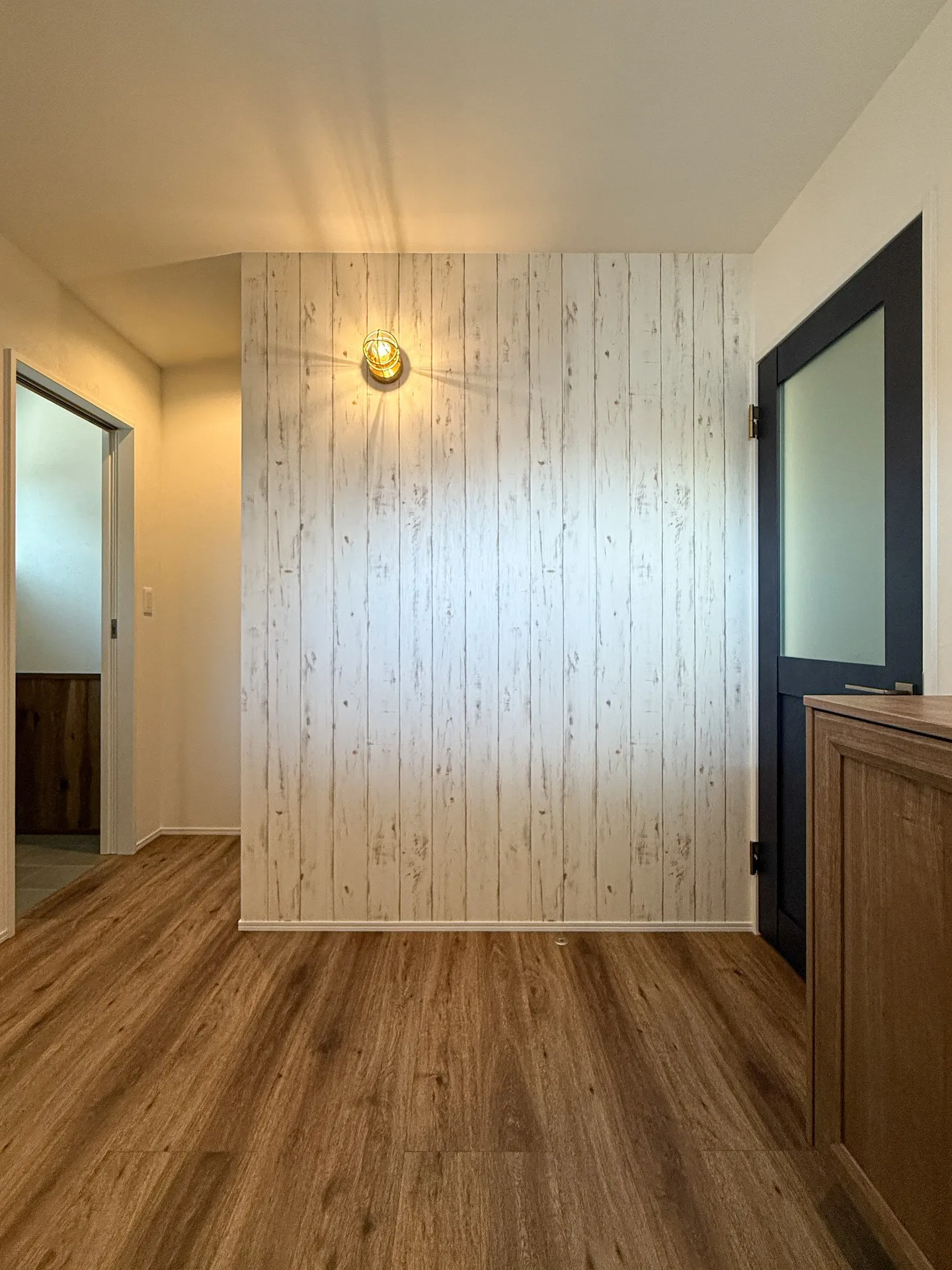 玄関を開けた瞬間、