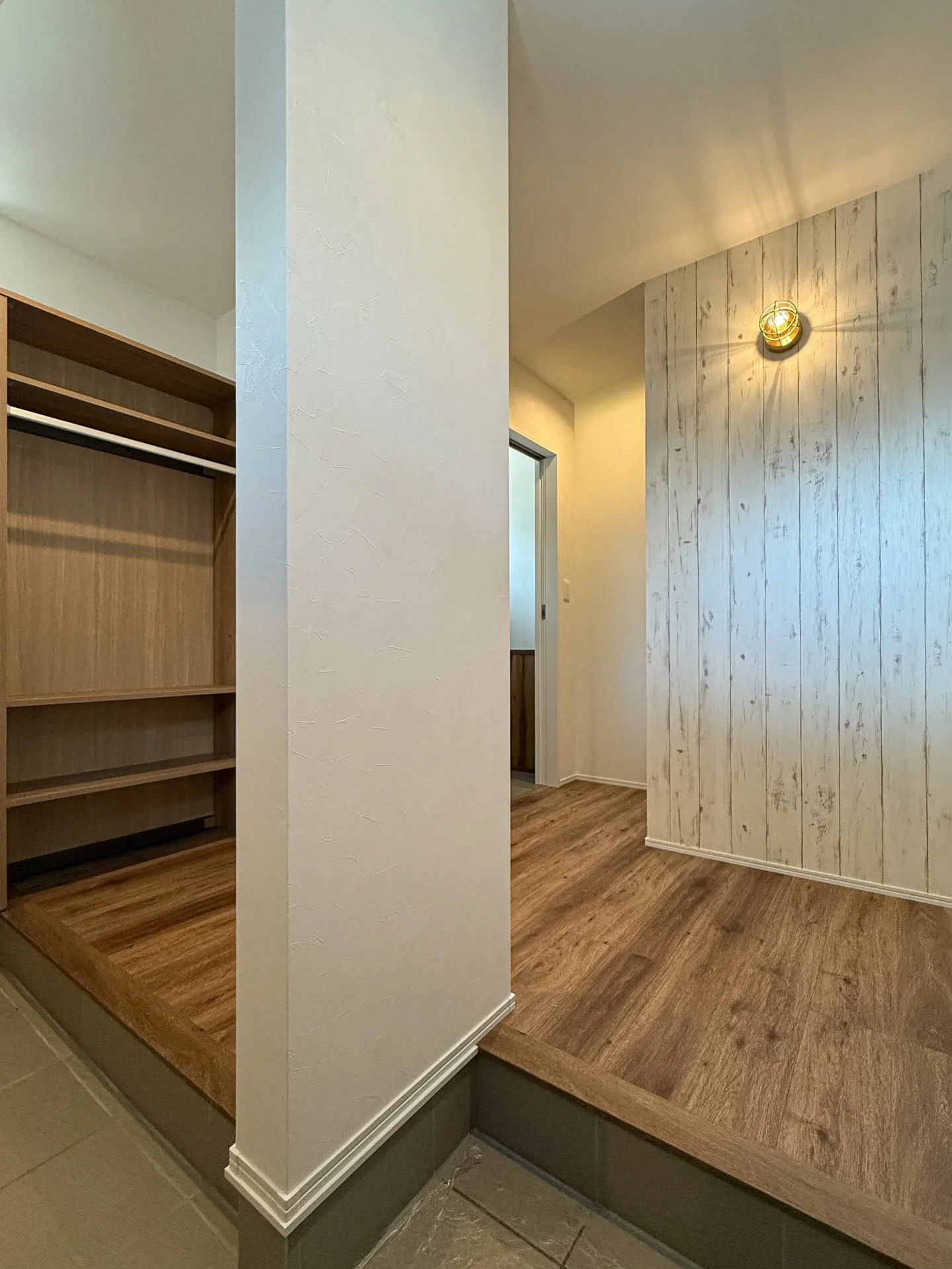 玄関を開けた瞬間、