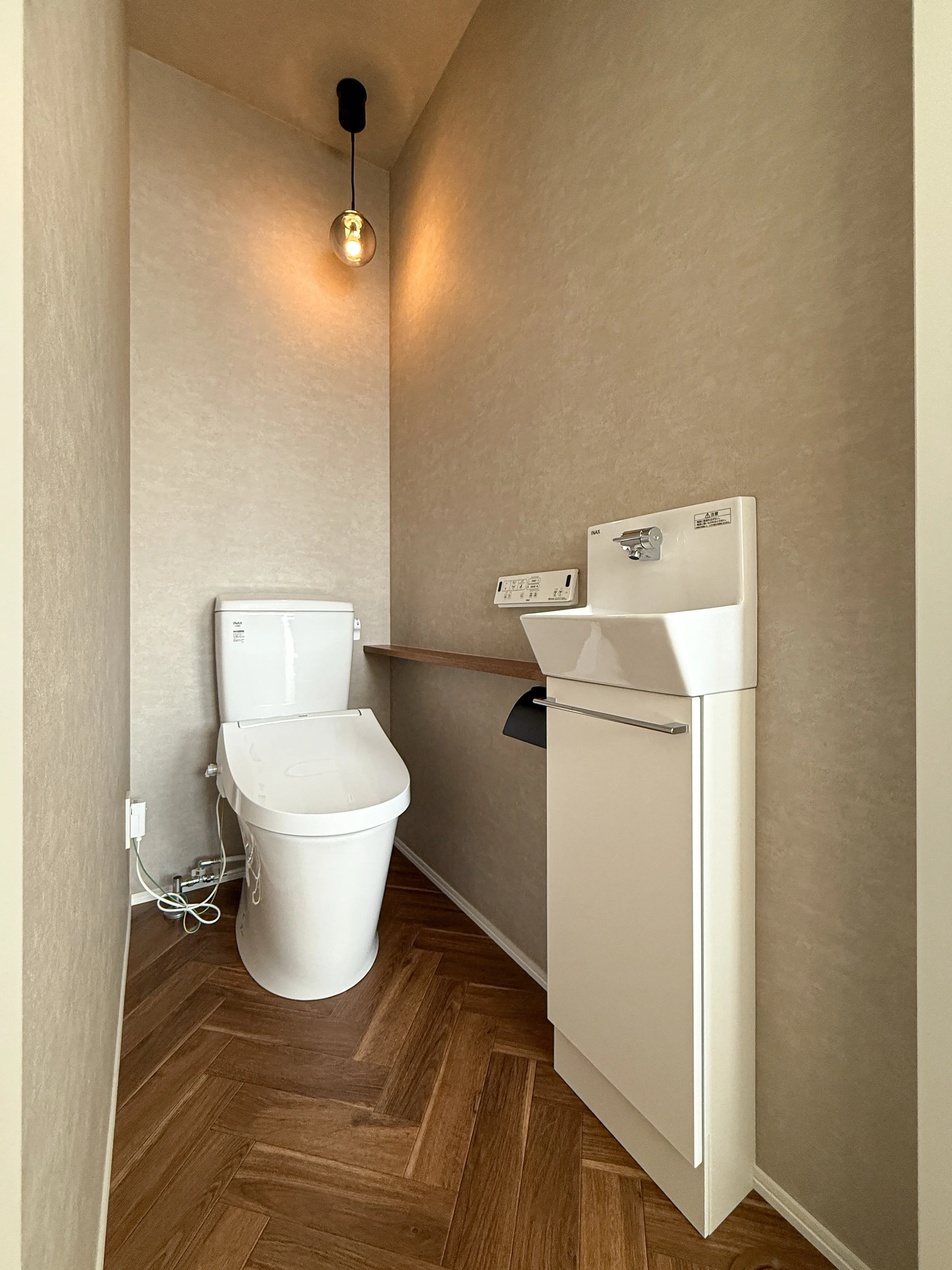 まるでお店のような、こだわりのトイレの照明特集８選☝️